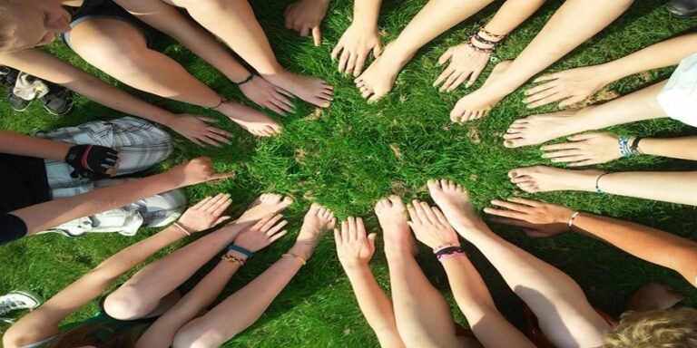 14 Team Bonding Ideas to Promote Spirit in Your Workplace
