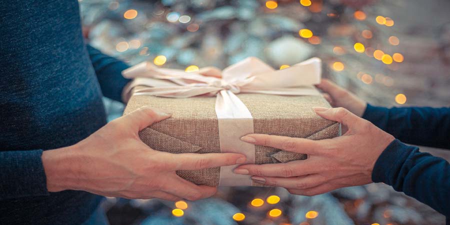 25 Expensive Employee Appreciation Gifts for Your Top Performers